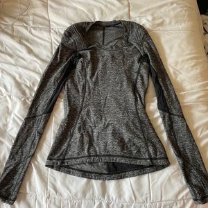 Lululemon long sleeve sz 4